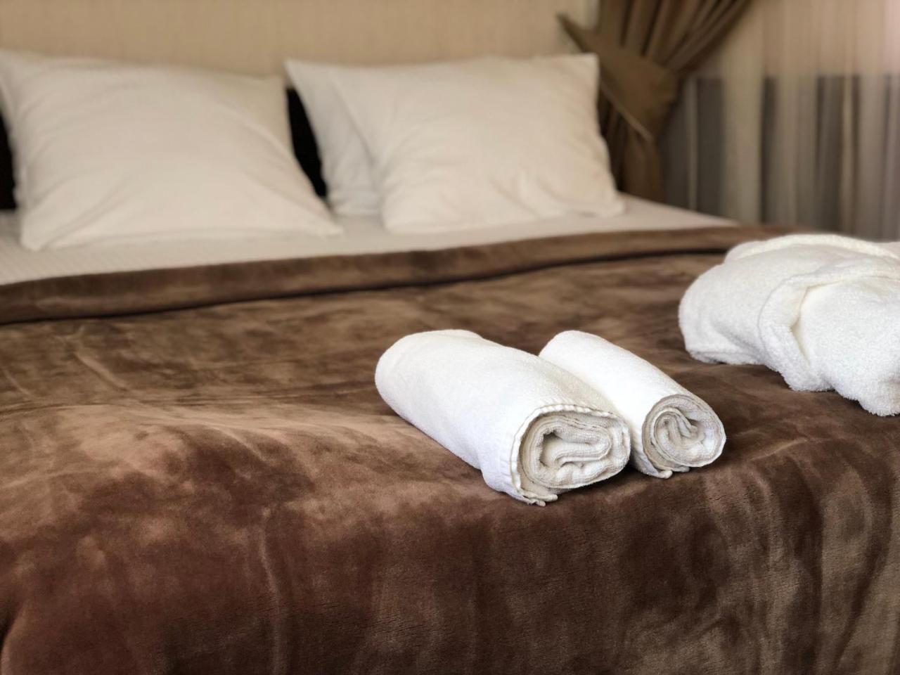 Hotel Dwor Choiny Kazimierówka Esterno foto